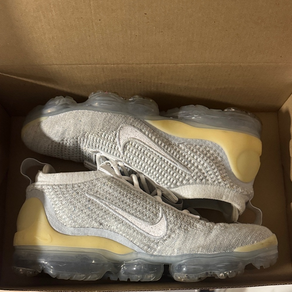 Nike Air VaporMax 2021 Flyknit – Women’s 7.5